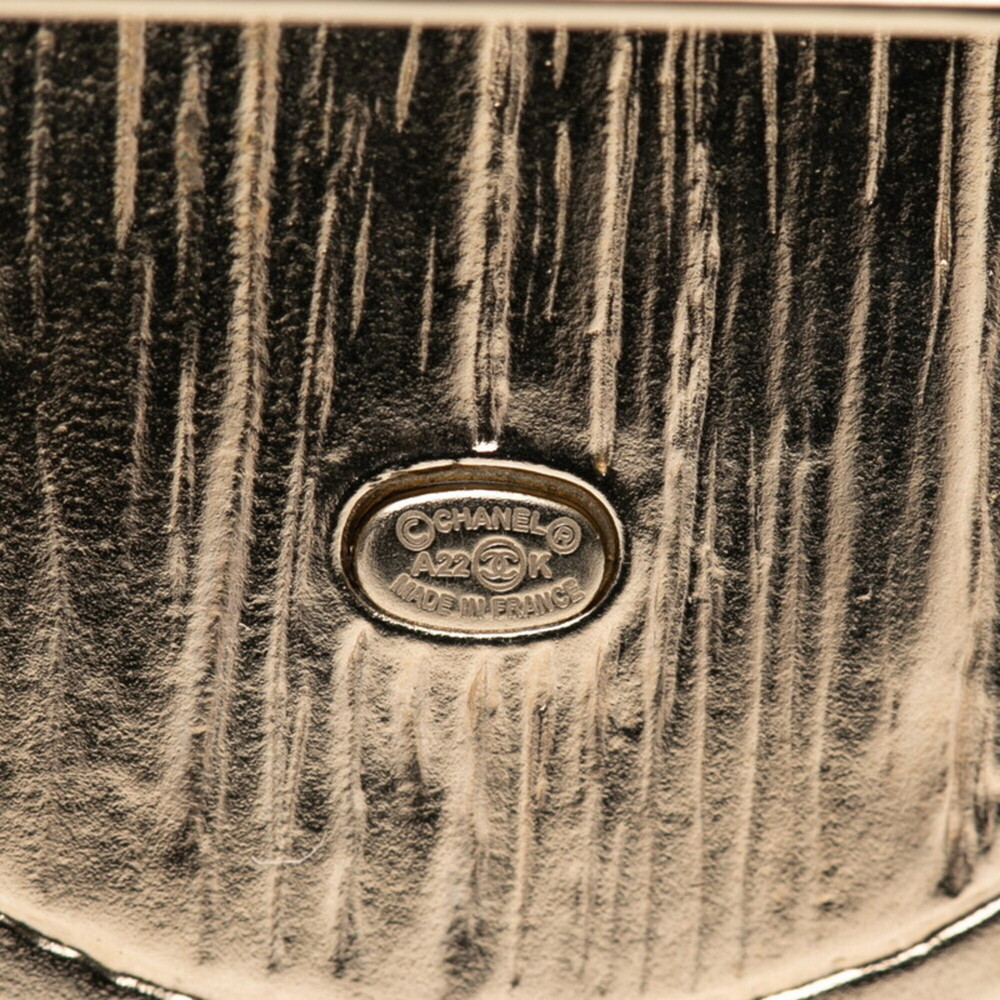 CHANEL Gold Logo Brooch - Picture 4 of 5